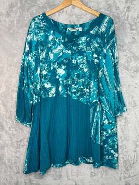 Lyng Tunic Top Womens 1X Blue Abstract 3/4 Sleeve Lagenlook Boho Rayon Plus